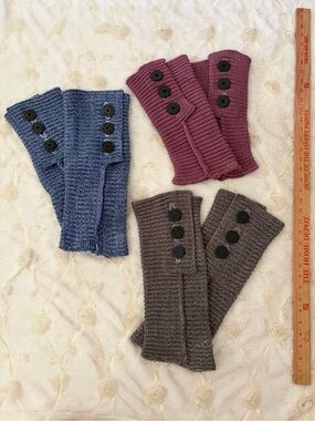 UGG Set of 3 Knit Buttoned Leg Warmers in Blue, Mauve, and Gray